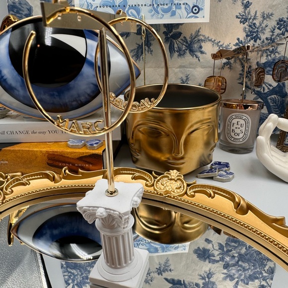 🆕 MARC JACOBS 🧿 NWOT Gold 'The Monogram Hoop' Oversize Earrings - Picture 7 of 15